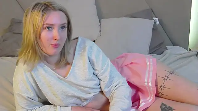 MarianeSun stripchat live cam model