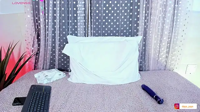 pinky__bunny stripchat live cam model