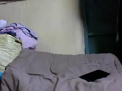 saraswee stripchat live cam model