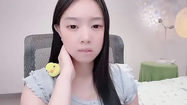 Yoyo33355 stripchat live cam model