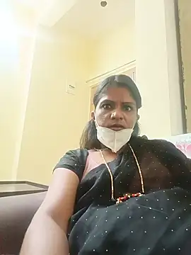 ashwini805057 stripchat live cam model