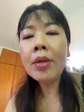 hongxing188 stripchat live cam model