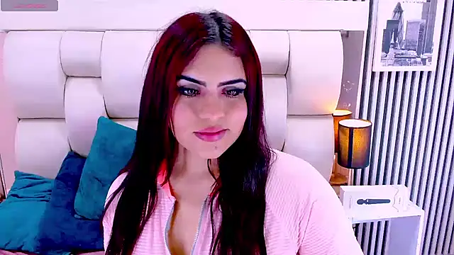 sarah_cream stripchat live cam model