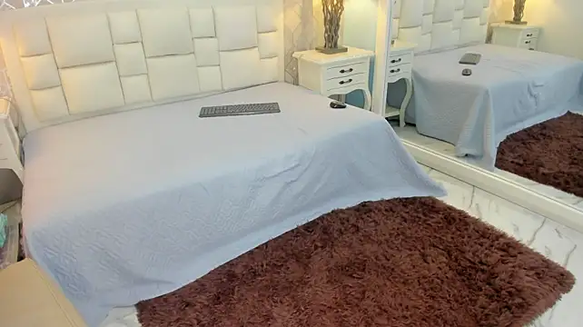 naia_cox stripchat live cam model