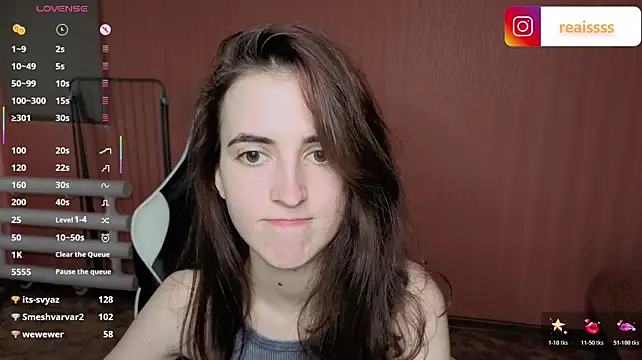 reaissss stripchat live cam model