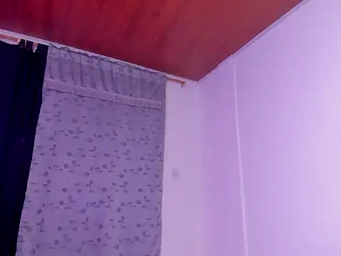 sarahnanksdoll stripchat live cam model
