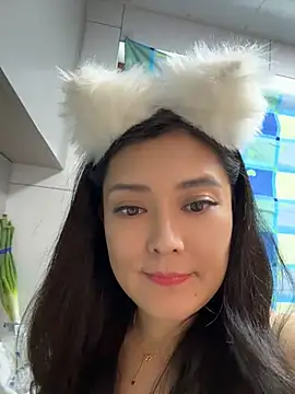 Yueyue181 stripchat live cam model
