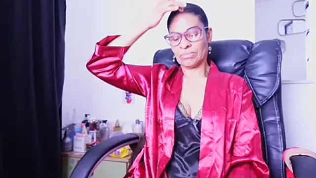 Aries_Mature stripchat live cam model