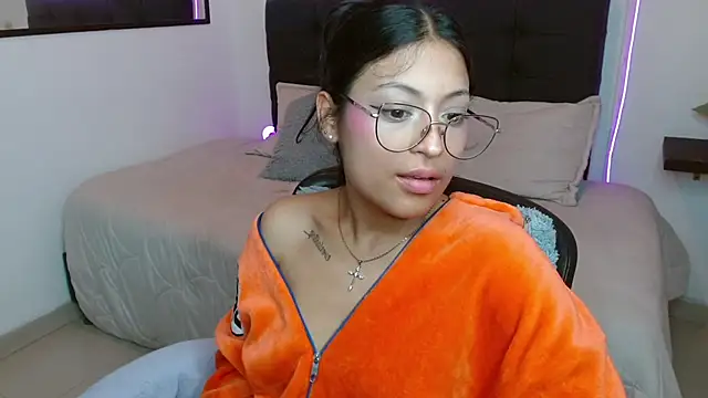 vaness_weet stripchat live cam model