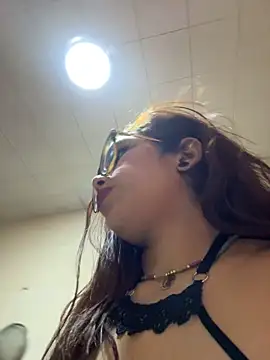 Alice-fire stripchat live cam model