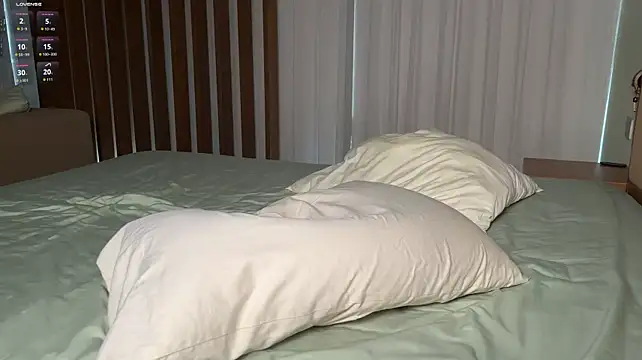 mirai_meeow stripchat live cam model