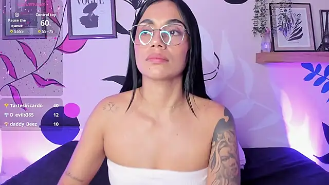 GabiHills stripchat live cam model