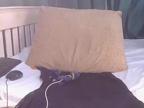 luvone_smith stripchat live cam model