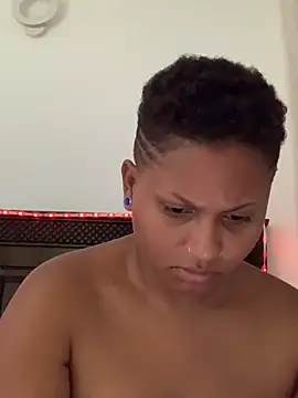 madelltheebony stripchat live cam model