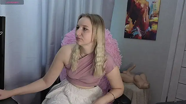 LillyFan-X stripchat live cam model