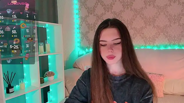 HolyMiax stripchat live cam model