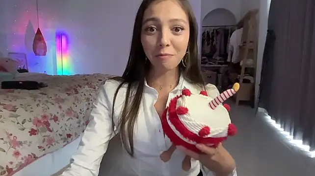 keirasworld stripchat live cam model
