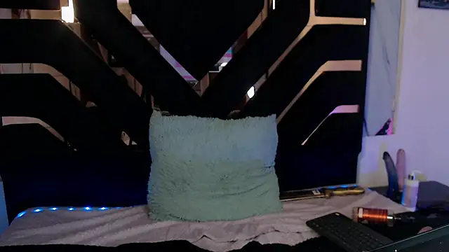 ladymooncs stripchat live cam model