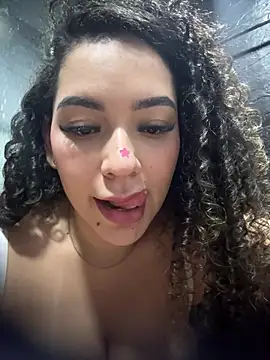 VictoriaaRose stripchat live cam model
