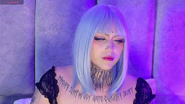 maliciaXpoison stripchat live cam model