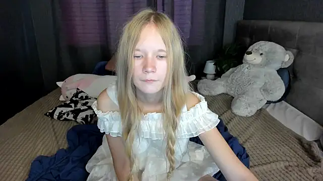 Asya_Almost stripchat live cam model