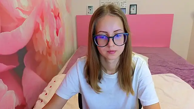 AliceAdams stripchat live cam model