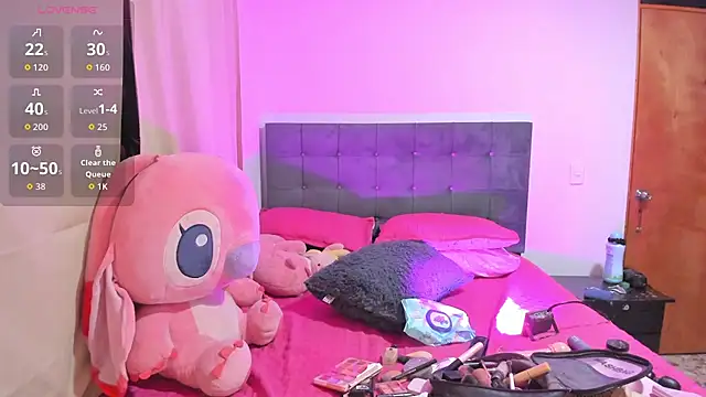 Kylie2211 stripchat live cam model