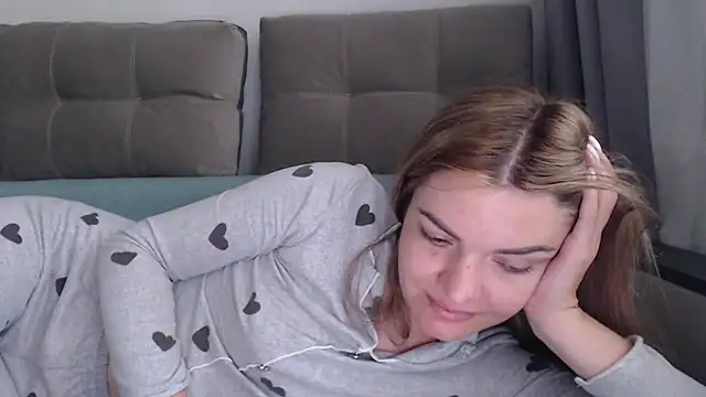 Isabelitta333 stripchat live cam model