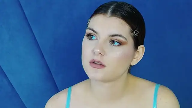 Evelisse stripchat live cam model
