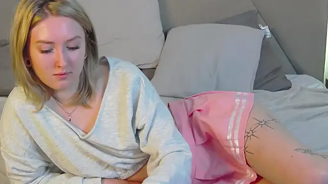 MarianeSun stripchat live cam model