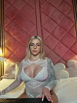 IveySin stripchat live cam model