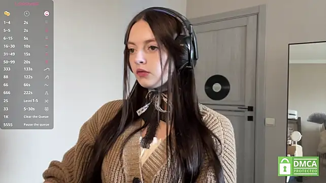 ReikoBartone stripchat live cam model