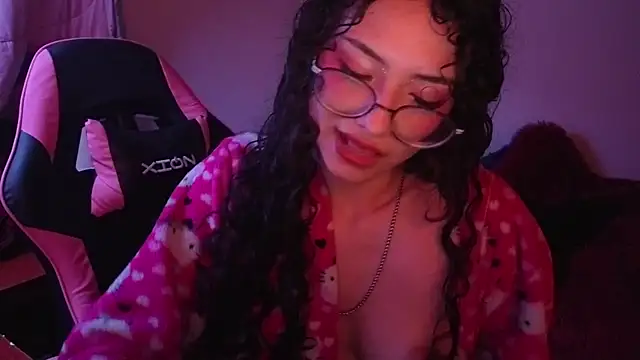 ShySheep_ stripchat live cam model