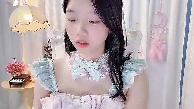 Yanys521 stripchat live cam model