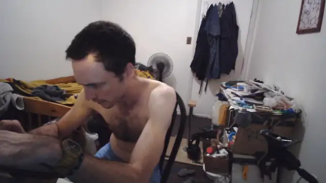 JohnnyMoves stripchat live cam model