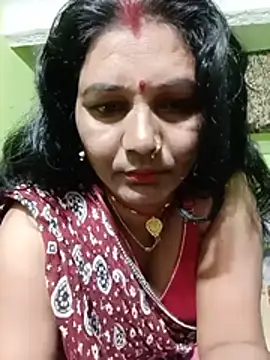 YOURFIVAA stripchat live cam model