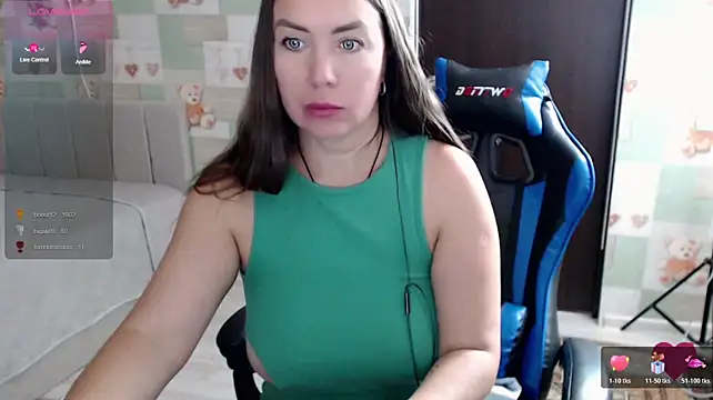 Korolek12 stripchat live cam model