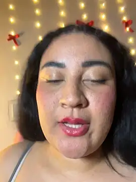ItsCoraline stripchat live cam model