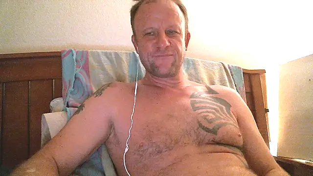 Yournaughty stripchat live cam model