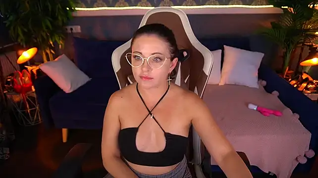 Dafni_Monn stripchat live cam model
