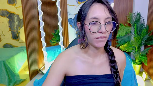 Athenaa_tay stripchat live cam model