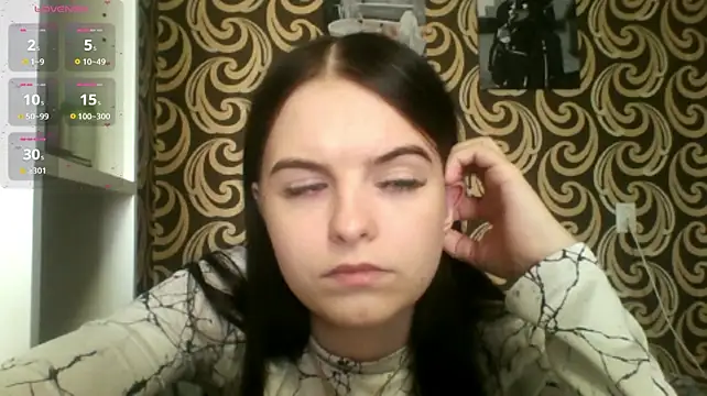 KikiAmino stripchat live cam model