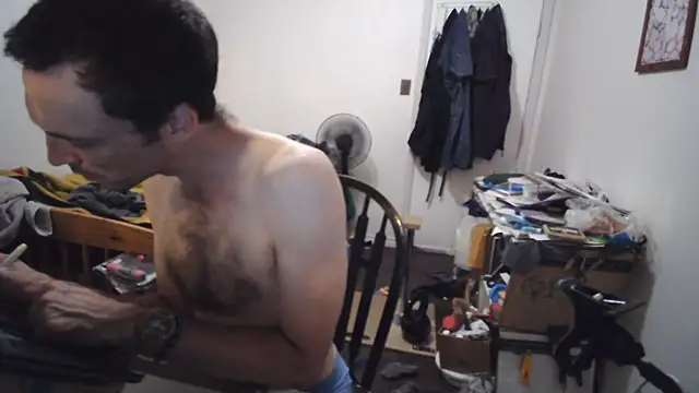 JohnnyMoves stripchat live cam model