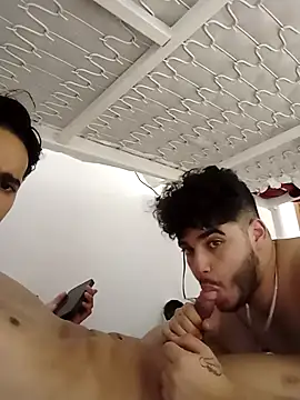 Danielserom23 stripchat live cam model