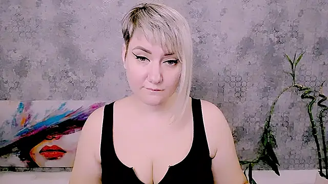Djullia stripchat live cam model