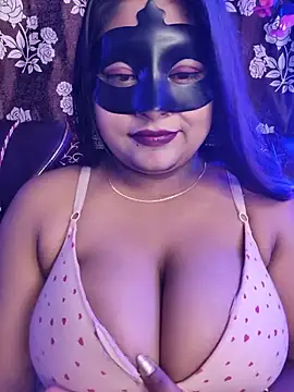 Miss--Naina stripchat live cam model