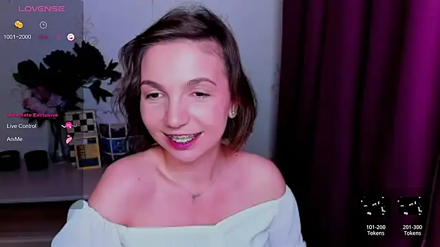 KindHazelHere_ stripchat live cam model