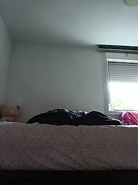 yoahotpetrafiery stripchat live cam model