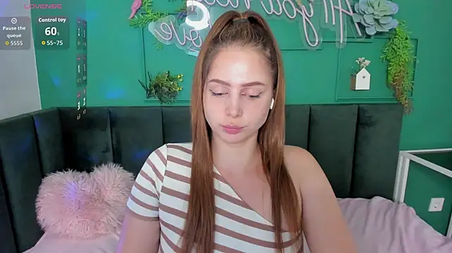ReneeBlair stripchat live cam model