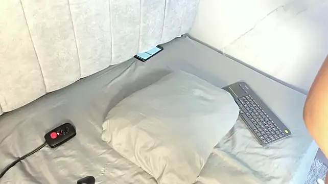 Lewins78 stripchat live cam model